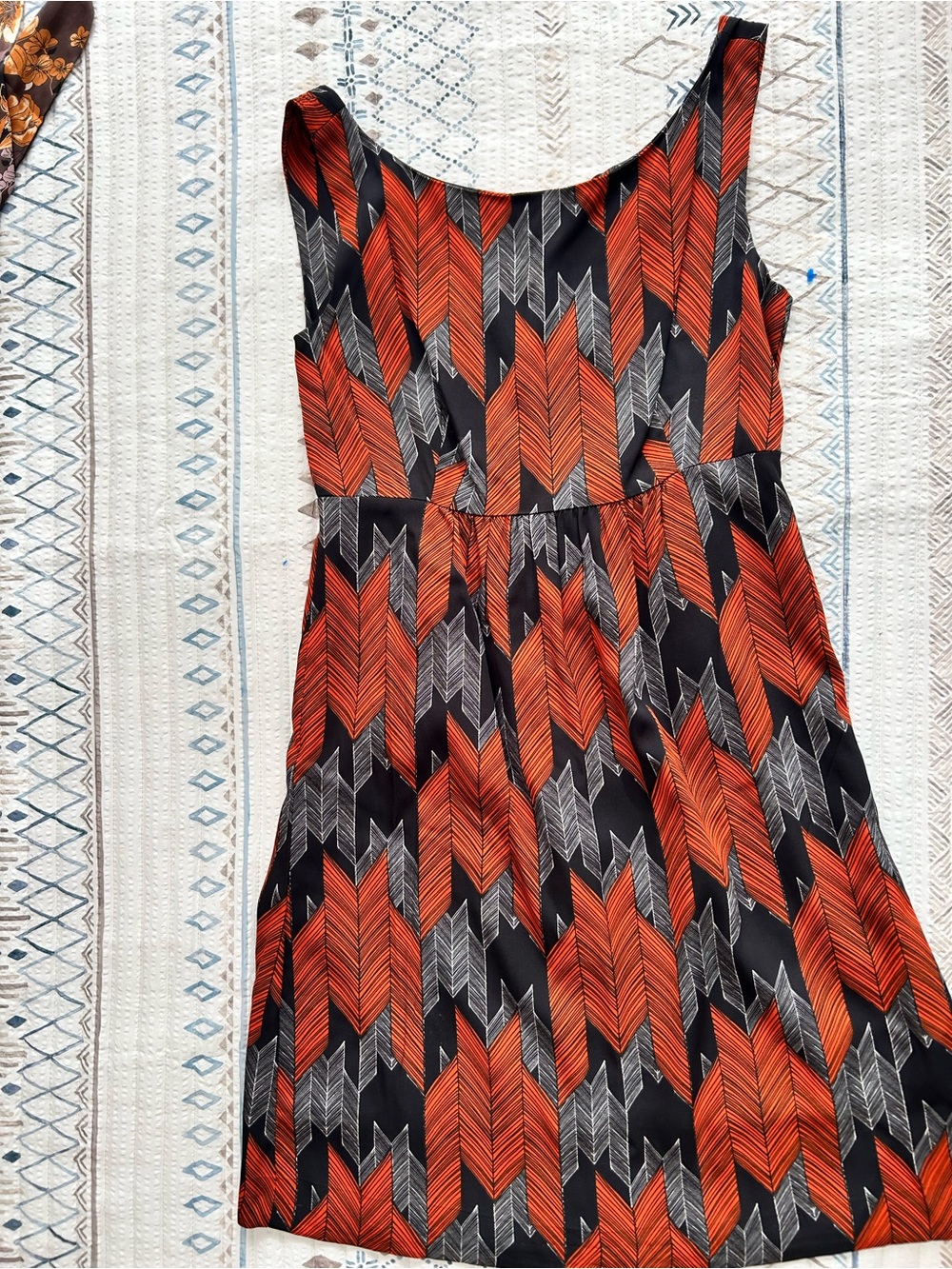 Milly Lyla Graphic Chevron Orange Black Knit Dress Size 4 excellent condition